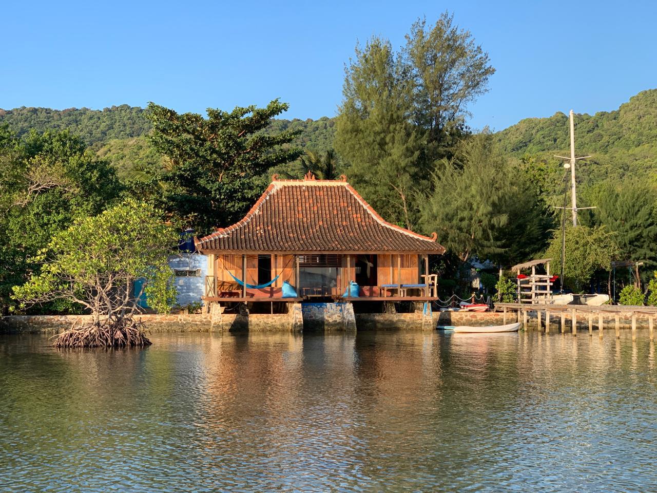 Kamar Cemara Cottage 6-8p di Omah Alchy Cottage & Resort (Pinggir Laut)